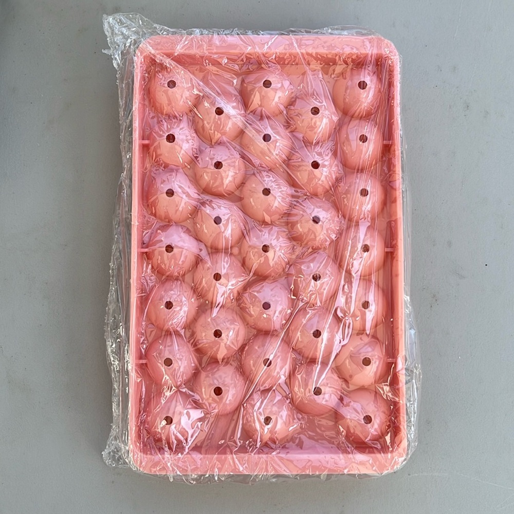 2 Round ice cube tray